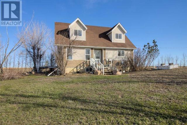 82011 Range Road 212, House detached with 3 bedrooms, 2 bathrooms and null parking in Lethbridge County AB | Image 2