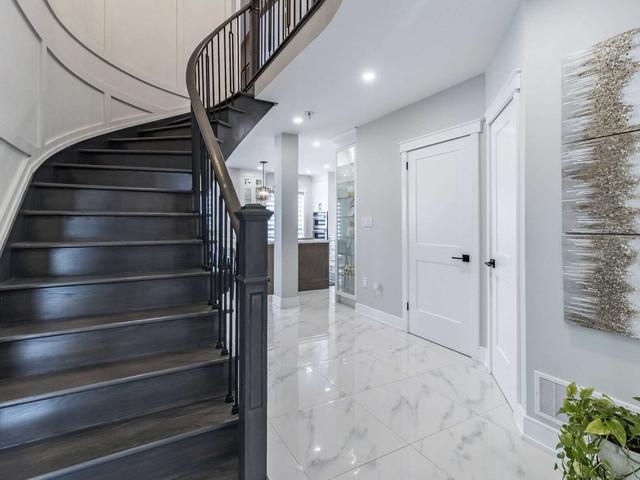8 Regal Pine Crt, House detached with 4 bedrooms, 3 bathrooms and 4 parking in Vaughan ON | Image 37