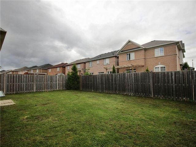 76 Hardgate Cres, House detached with 4 bedrooms, 3 bathrooms and 4 parking in Brampton ON | Image 12