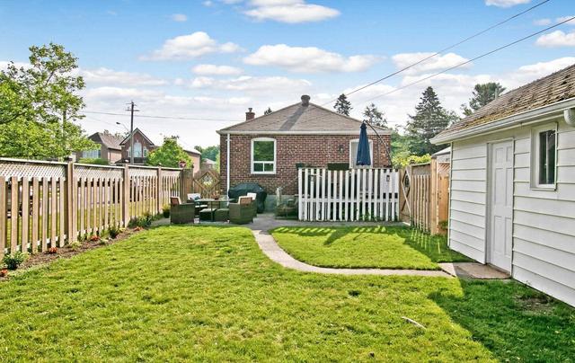 30 Herron Ave, House detached with 2 bedrooms, 1 bathrooms and 4 parking in Toronto ON | Image 13