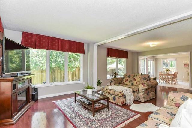 1100 Lansdown Dr, House detached with 4 bedrooms, 5 bathrooms and 4 parking in Oakville ON | Image 10