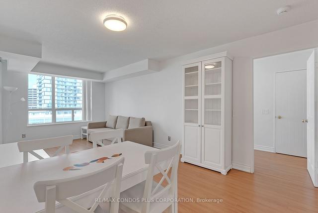 1202 - 238 Doris Ave, Condo with 2 bedrooms, 2 bathrooms and 1 parking in Toronto ON | Image 23