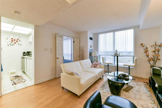 1005 - 101 Subway Cres, Condo with 1 bedrooms, 1 bathrooms and 1 parking in Toronto ON | Image 2