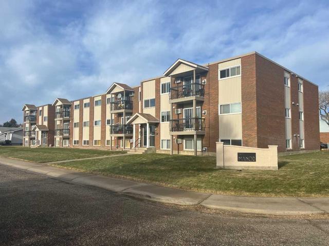 6 - 398 16 Street Ne, Condo with 1 bedrooms, 1 bathrooms and 1 parking in Medicine Hat AB | Image 3