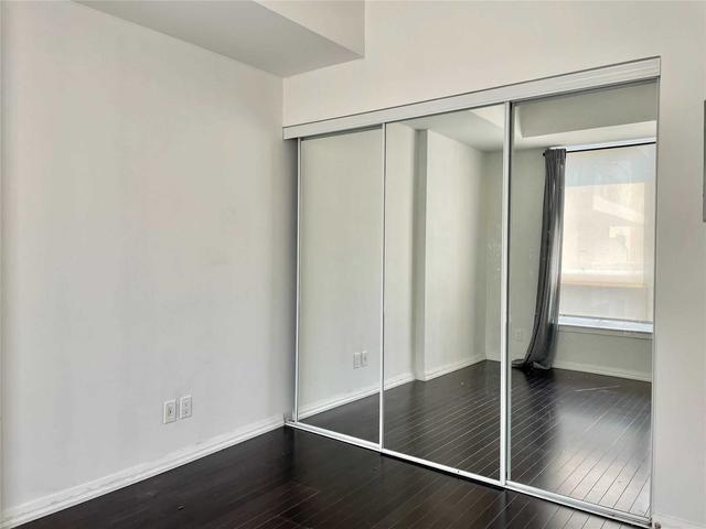 621 - 35 Hayden St, Condo with 1 bedrooms, 1 bathrooms and 1 parking in Toronto ON | Image 5