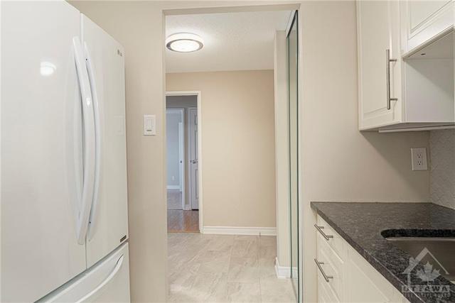 302 - 1599 Lassiter Terrace, Condo with 2 bedrooms, 2 bathrooms and 1 parking in Ottawa ON | Image 5