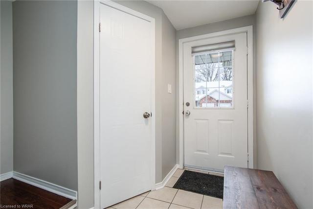 421 Downsview Place, House semidetached with 3 bedrooms, 2 bathrooms and 3 parking in Waterloo ON | Image 11