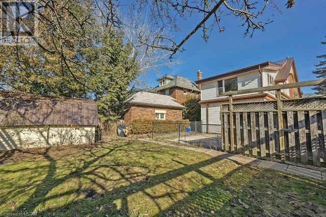 241 Ridout Street S, House other with 5 bedrooms, 2 bathrooms and 4 parking in London ON | Image 26