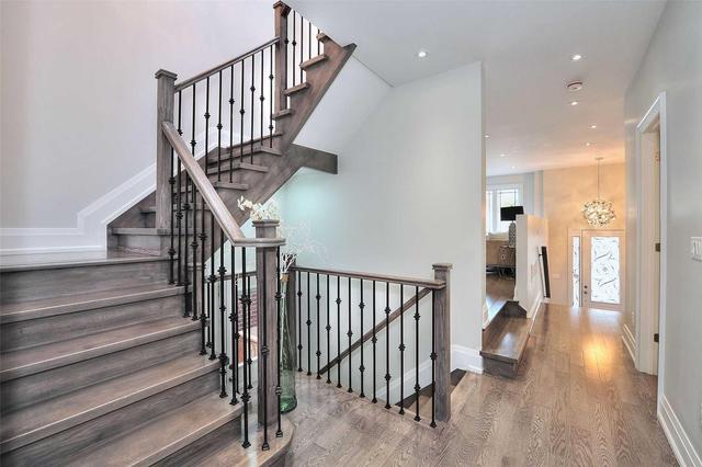 121 Harding Blvd, House detached with 4 bedrooms, 4 bathrooms and 2 parking in Toronto ON | Image 10