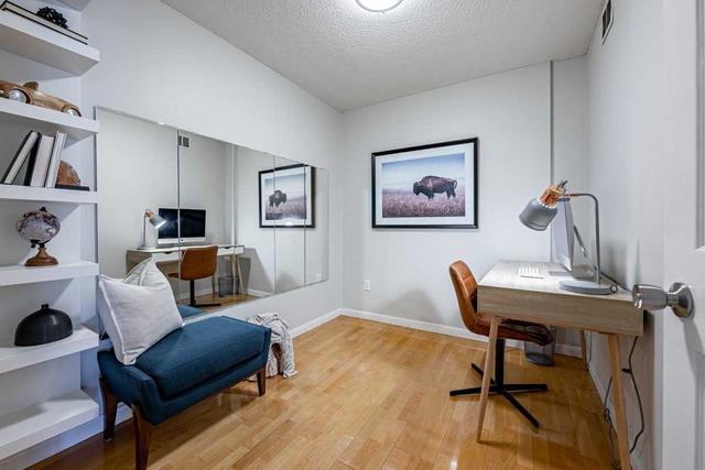 1001 - 330 Adelaide St E, Condo with 2 bedrooms, 2 bathrooms and 1 parking in Toronto ON | Image 10