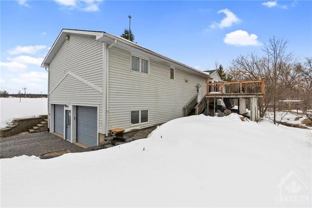 1335 Galetta Side Road, House detached with 4 bedrooms, 2 bathrooms and 8 parking in Ottawa ON | Image 23