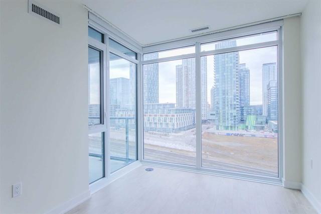 608e - 576 Front St, Condo with 1 bedrooms, 1 bathrooms and 0 parking in Toronto ON | Image 5