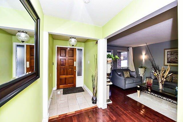 11 Fireside Dr, House detached with 3 bedrooms, 5 bathrooms and 3 parking in Toronto ON | Image 4