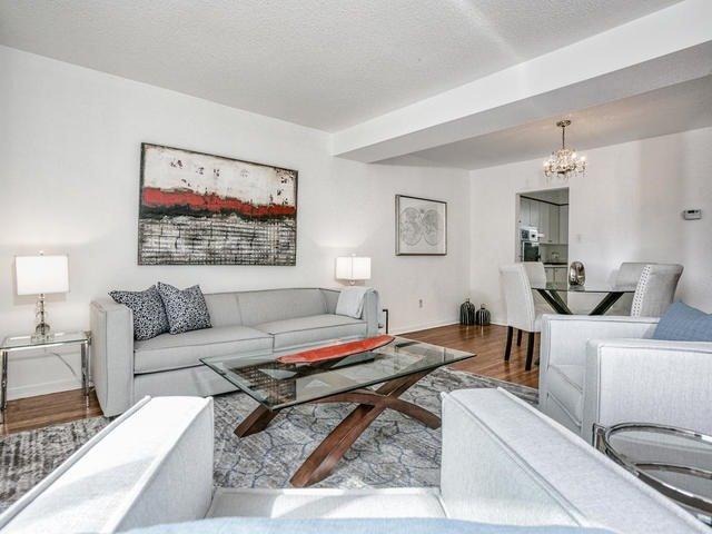 69 - 125 Shaughnessy Blvd, Townhouse with 3 bedrooms, 2 bathrooms and 1 parking in Toronto ON | Image 1