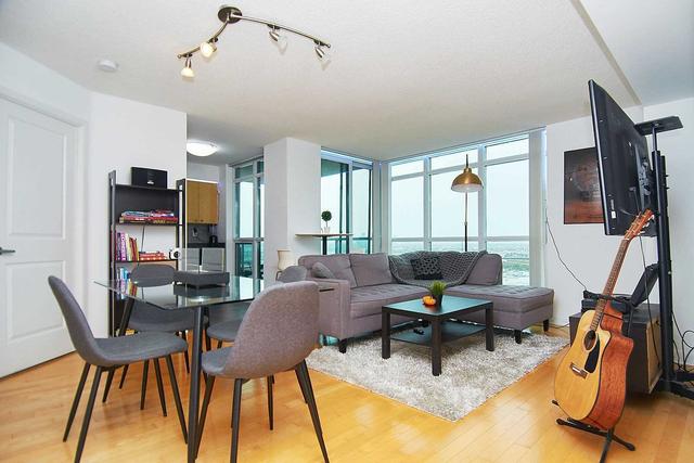 2010 - 235 Sherway Gardens Rd, Condo with 2 bedrooms, 2 bathrooms and 1 parking in Toronto ON | Image 3