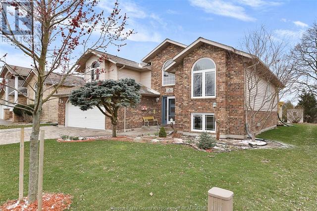 4661 Shadetree Crescent, House detached with 5 bedrooms, 3 bathrooms and null parking in Windsor ON | Image 2