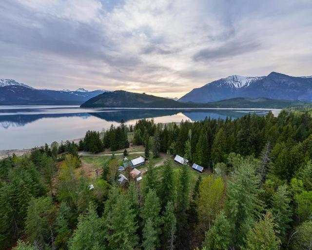 589 Sagacious Road, House detached with 2 bedrooms, 1 bathrooms and null parking in Columbia Shuswap B BC | Image 10