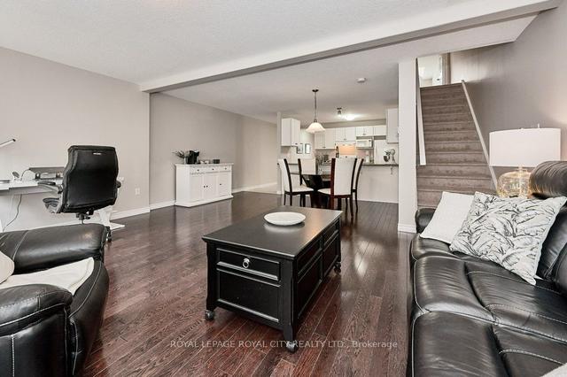 93 Mussen St, House attached with 3 bedrooms, 3 bathrooms and 3 parking in Guelph ON | Image 3