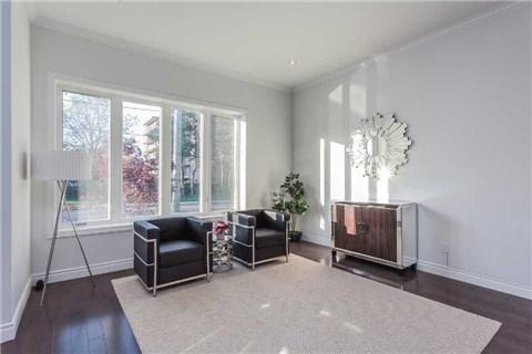 17 Clark Ave, House detached with 4 bedrooms, 5 bathrooms and 4 parking in Markham ON | Image 3