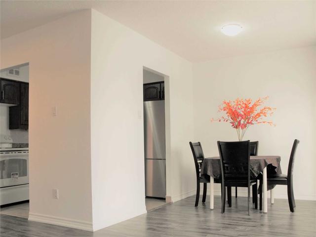 700 - 39 Kimbercroft Crt, Condo with 2 bedrooms, 2 bathrooms and 1 parking in Toronto ON | Image 5