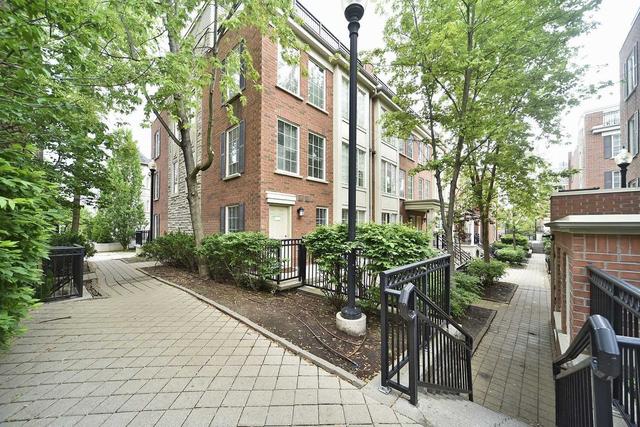 1212 - 5 Everson Dr, Townhouse with 2 bedrooms, 2 bathrooms and 1 parking in Toronto ON | Image 12