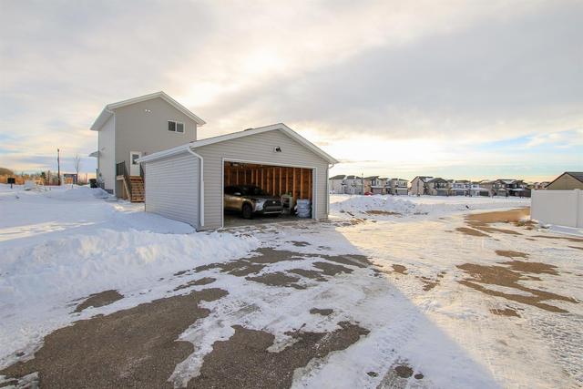 8 Memorial Parkway, House detached with 3 bedrooms, 2 bathrooms and 2 parking in Red Deer County AB | Image 47