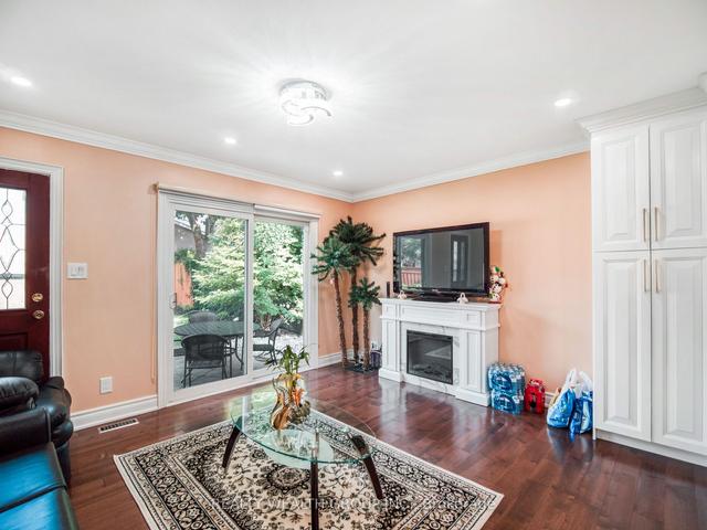 47 Kentish Cres E, House detached with 4 bedrooms, 10 bathrooms and 4 parking in Toronto ON | Image 11