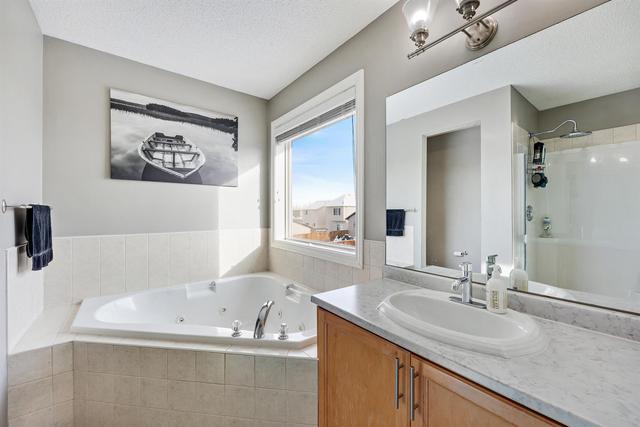 2045 Bridlemeadows Manor Sw, House detached with 3 bedrooms, 2 bathrooms and 4 parking in Calgary AB | Image 18