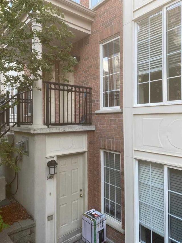 809 - 5 Everson Dr, Townhouse with 2 bedrooms, 2 bathrooms and 1 parking in Toronto ON | Image 4