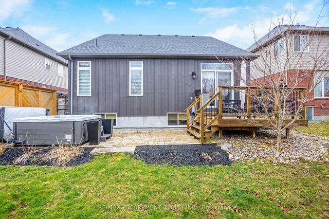 6 Atto Dr, House detached with 2 bedrooms, 3 bathrooms and 4 parking in Guelph ON | Image 33