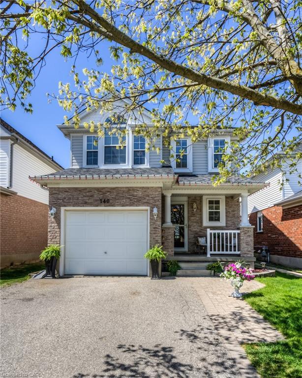 140 Mcmeeken Drive, House detached with 3 bedrooms, 2 bathrooms and 3 parking in Cambridge ON | Image 2