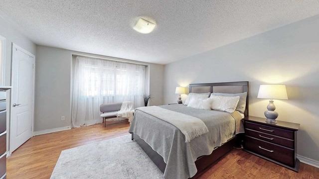 19 Hillpath Cres, House detached with 3 bedrooms, 4 bathrooms and 6 parking in Brampton ON | Image 15