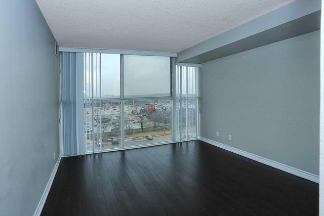 704 - 25 Trailwood Dr S, Condo with 2 bedrooms, 2 bathrooms and 1 parking in Mississauga ON | Image 11
