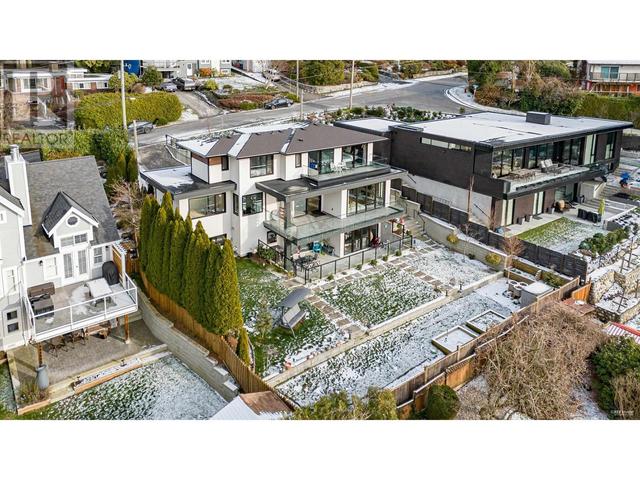 701 Blueridge Avenue, House detached with 6 bedrooms, 7 bathrooms and 4 parking in North Vancouver BC | Image 39