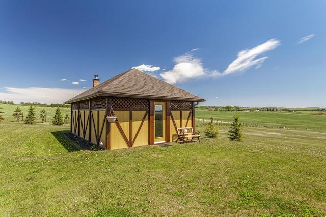 210228 102 Street W, House detached with 5 bedrooms, 3 bathrooms and 10 parking in Foothills County AB | Image 41