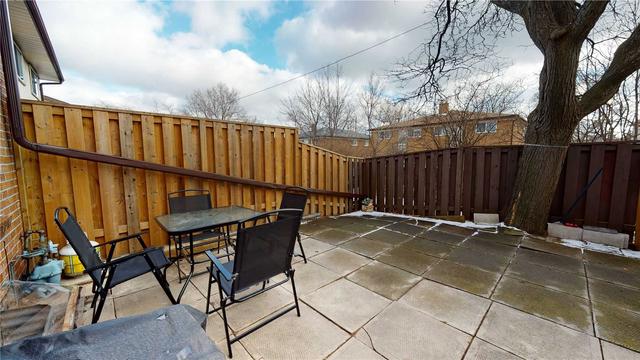 22 - 30 Dundalk Dr, Townhouse with 3 bedrooms, 2 bathrooms and 2 parking in Toronto ON | Image 5