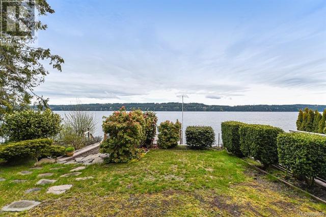 7602 Ships Point Rd, House detached with 3 bedrooms, 3 bathrooms and 6 parking in Comox Valley A BC | Image 14