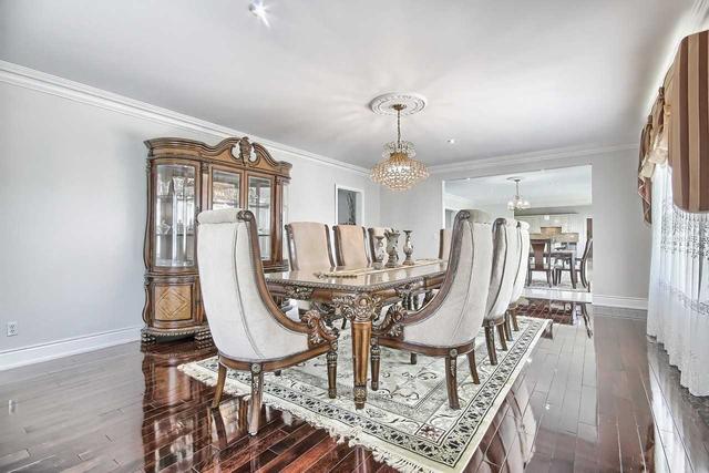23 Morris Crt, House detached with 9 bedrooms, 8 bathrooms and 13 parking in Brampton ON | Image 5