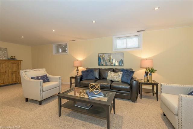 19 Friars Way, House detached with 5 bedrooms, 2 bathrooms and 6 parking in London ON | Image 35