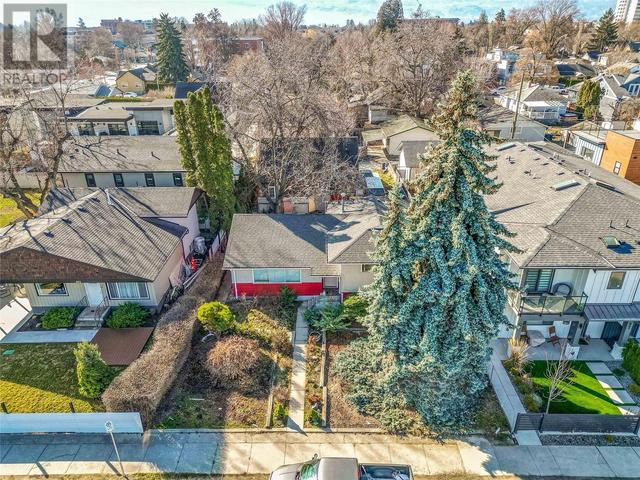 861 Martin Avenue, House detached with 5 bedrooms, 3 bathrooms and 4 parking in Kelowna BC | Image 9