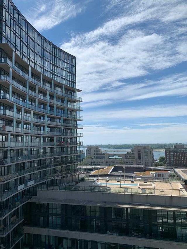 1612 - 25 Capreol Crt, Condo with 2 bedrooms, 2 bathrooms and 0 parking in Toronto ON | Image 3