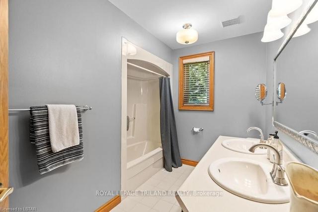 1514 Longwoods Rd, House detached with 3 bedrooms, 2 bathrooms and 10 parking in Southwest Middlesex ON | Image 8