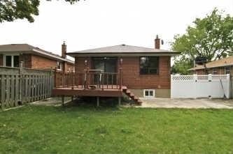 38 Jeffton Cres, House detached with 3 bedrooms, 2 bathrooms and 3 parking in Toronto ON | Image 4