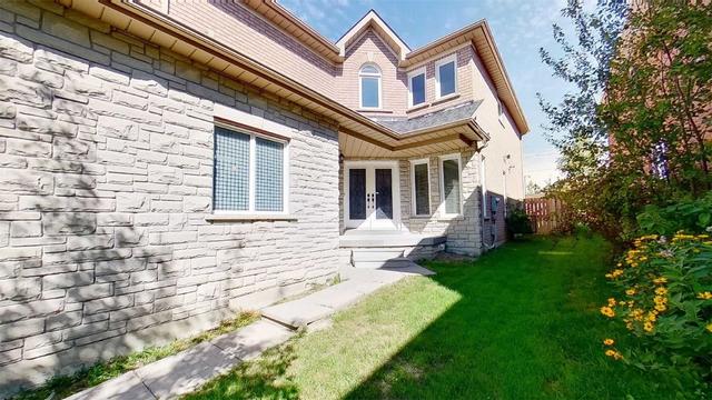24 Linda Margaret Cres, House detached with 3 bedrooms, 3 bathrooms and 6 parking in Richmond Hill ON | Image 12