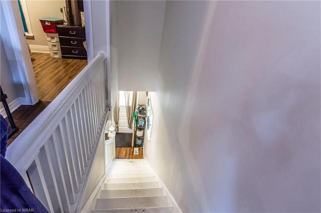 121 Marlborough Street, House detached with 3 bedrooms, 1 bathrooms and 3 parking in Brantford ON | Image 3