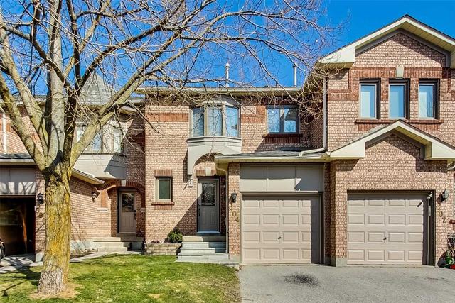 904 Caribou Valley Circ, Townhouse with 3 bedrooms, 3 bathrooms and 2 parking in Newmarket ON | Image 1