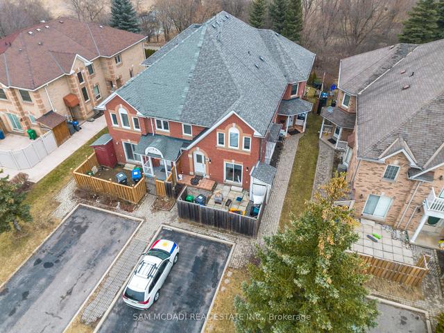 78 Pressed Brick Dr, House attached with 3 bedrooms, 3 bathrooms and 3 parking in Brampton ON | Image 29