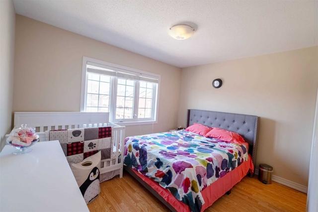 10008 Mccowan Rd, House attached with 3 bedrooms, 3 bathrooms and 2 parking in Markham ON | Image 2