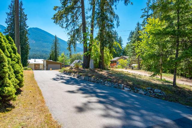 8334 Busk Road, House detached with 2 bedrooms, 2 bathrooms and 10 parking in Central Kootenay E BC | Image 23