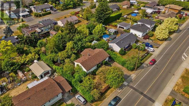 1841 Robb Ave, House detached with 4 bedrooms, 2 bathrooms and 3 parking in Comox BC | Image 30